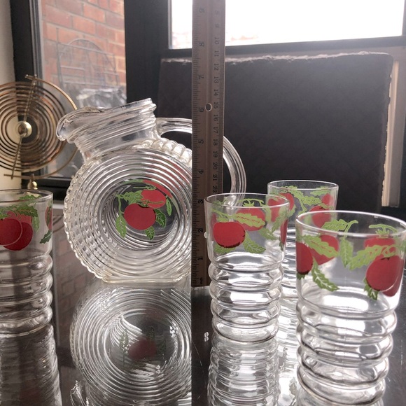 ANCHOR HOCKING Vintage Tomato Juice Pitcher and 6 glasses circa 1940-1950. - Picture 3 of 4
